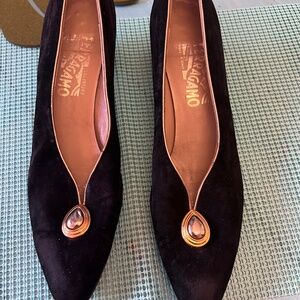 Ferragamo suede vintage black pumps  size 34 European